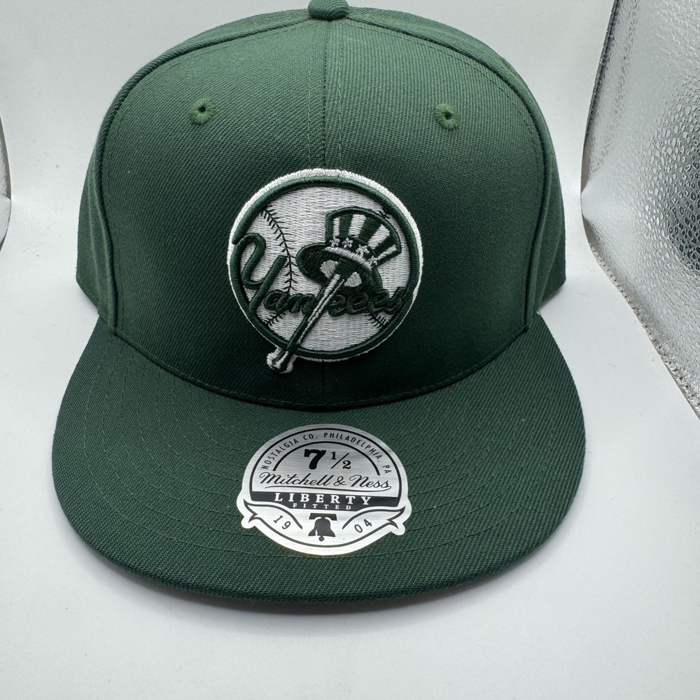 Mitchell & Ness New‎ York Yankees Green Fitted Cap 7 1/2 MLB Embroidered Hat